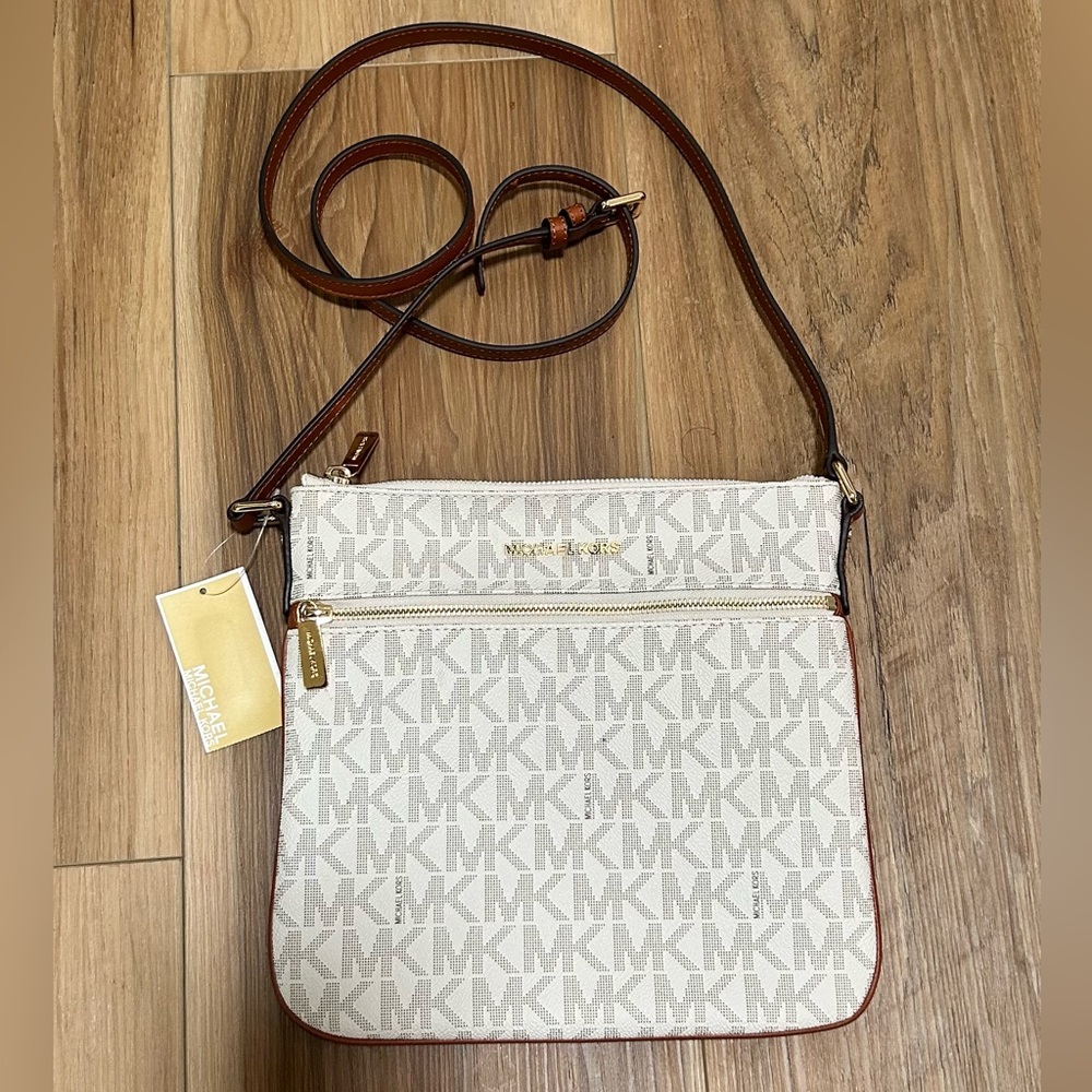 MICHAEL Michael Kors Bedford Flat Crossbody Vanilla